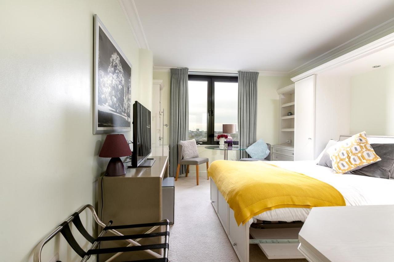 Point West Apartments Лондон Екстер'єр фото
