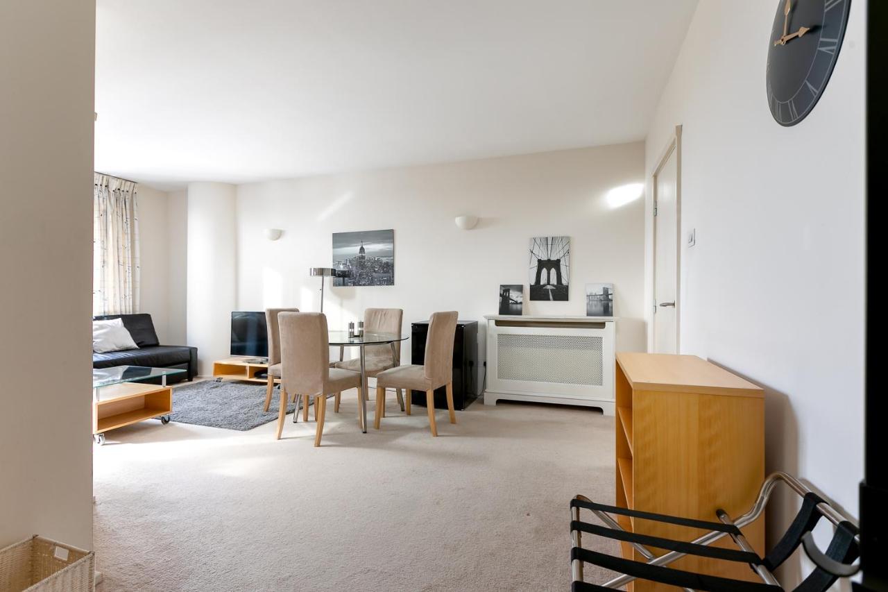 Point West Apartments Лондон Екстер'єр фото