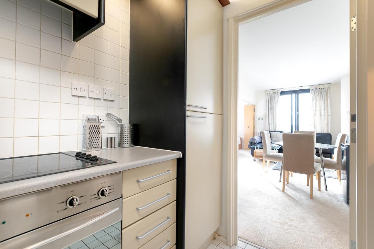 Point West Apartments Лондон Екстер'єр фото