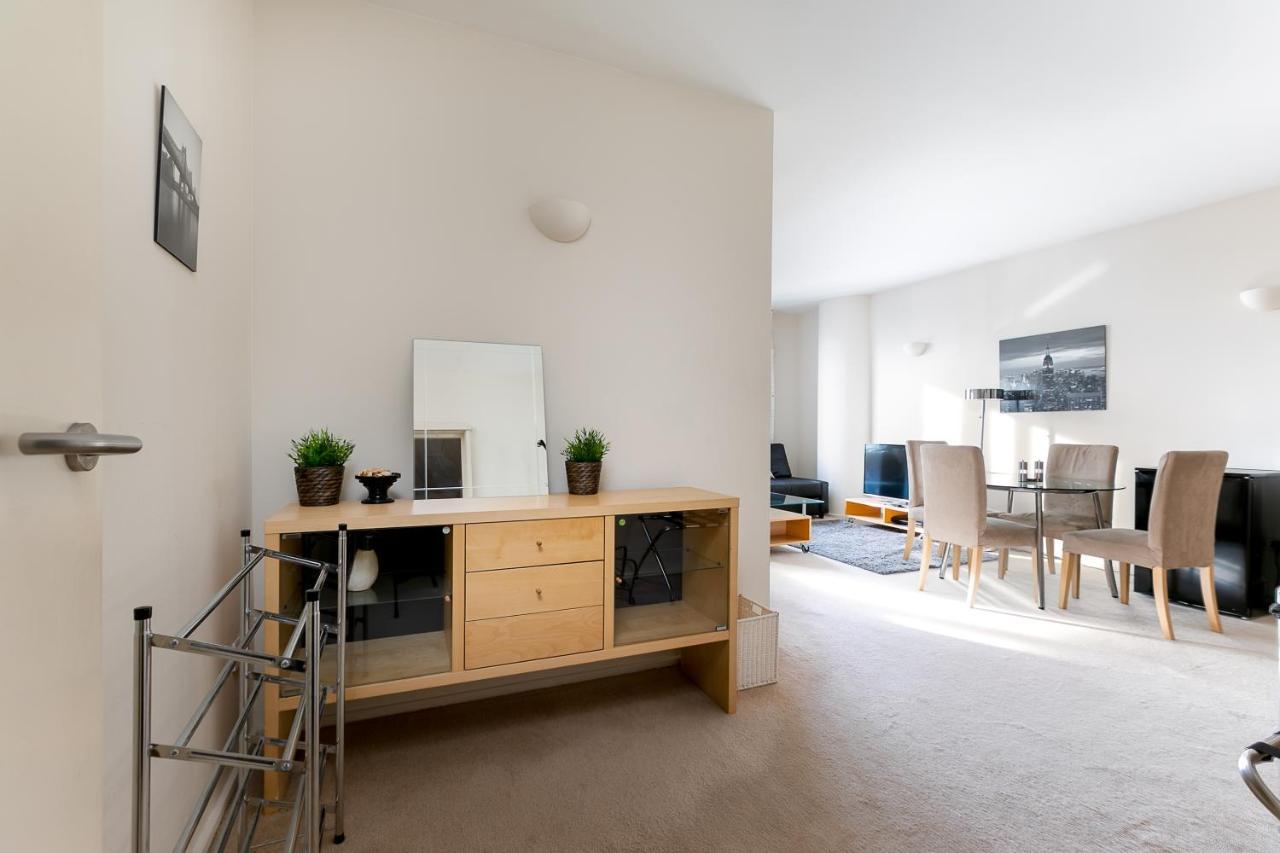 Point West Apartments Лондон Екстер'єр фото