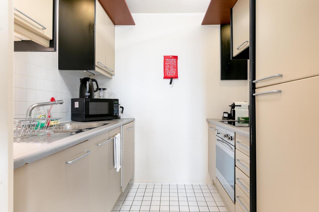 Point West Apartments Лондон Екстер'єр фото